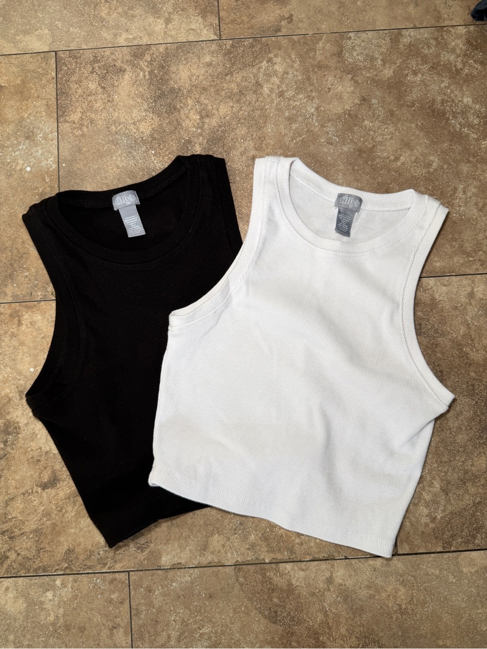 Tilly's Black & White Ribbed Crop Tank Set
